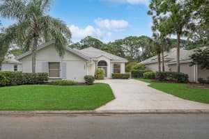 7507 SE Fiddlewood Lane, Hobe Sound, FL 33455 Sold 04/10/24