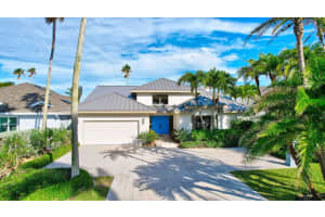 6945 SE Harbor Circle, Stuart, FL 34995 Sold 04/23/24