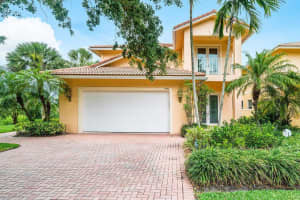 11895 SE Plandome Drive, Hobe Sound, FL 33455 Sold 03/22/24