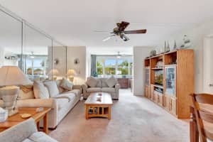 9 Willowbrook Lane 208, Delray Beach, FL 33446 Sold 03/28/24