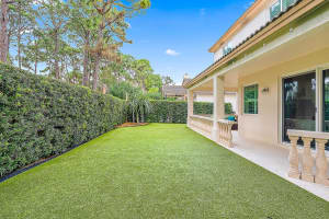 437 Woodview Circle, Palm Beach Gardens, FL 33418 Sold 05/16/24