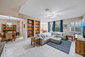 437 Woodview Circle, Palm Beach Gardens, FL 33418 Sold 05/16/24