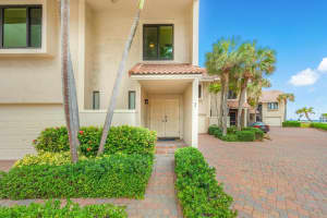 6711 N Ocean Boulevard 32, Ocean Ridge, FL 33435 Sold 06/06/24