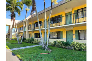 1825 Meadows Circle, Boynton Beach, FL 33436 Sold 03/20/24