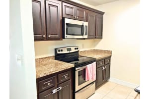 1825 Meadows Circle, Boynton Beach, FL 33436 Sold 03/20/24
