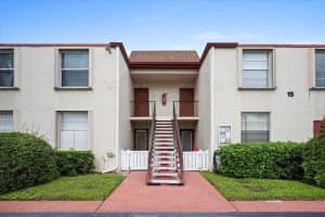 15 Willowbrook Lane 203, Delray Beach, FL 33446 Sold 06/03/24