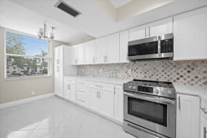 15 Willowbrook Lane 203, Delray Beach, FL 33446 Sold 06/03/24