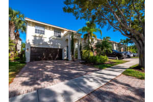 2562 Sawyer Terrace, Wellington, FL 33414 Sold 04/30/24