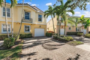 464 Capistrano Drive, Palm Beach Gardens, FL 33410 Sold 03/07/24