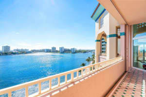 300 SE 5th Avenue Ph-8100, Boca Raton, FL 33432 Sold 05/31/24