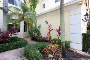 103 Palm Bay Circle B, Palm Beach Gardens, FL 33418 Sold 10/01/24
