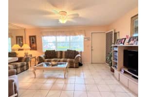 580 Horizons W 105, Boynton Beach, FL 33435 Sold 08/20/24
