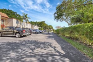17 Willowbrook Ln APT 104, Delray Beach, FL 33446, Sold 04/02/24
