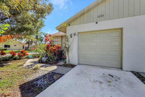 5237 Arbor Glen Cir Circle, Lake Worth, FL 33463 Sold 04/05/24