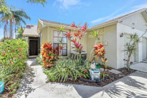 5237 Arbor Glen Cir Circle, Lake Worth, FL 33463 Sold 04/05/24