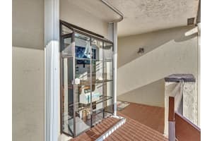 1905 SW 15th St APT 10, Deerfield Beach, FL 33442, Sold 07/15/24