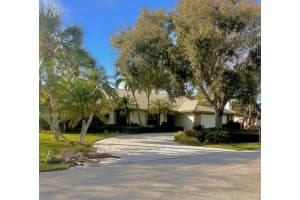 121 Queens Road, Hutchinson Island, FL 34949 Sold 03/07/24