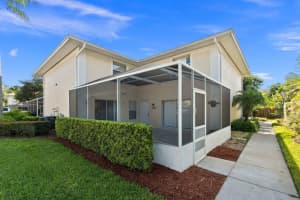 1542 N Lawnwood Circle 37, Fort Pierce, FL 34950 Sold 03/19/24