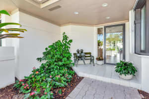 5862 SE Oakmont Place, Stuart, FL 34997 Sold 04/26/24