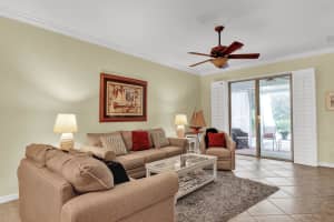 6425 Oxford Circle 102, Vero Beach, FL 32966 Sold 03/26/24