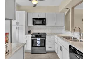 230 N Federal Highway 201, Deerfield Beach, FL 33441 Sold 04/01/24