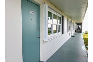 210 Horizons E 102, Boynton Beach, FL 33435 Sold 04/29/24