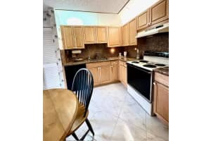 7533 Glendevon Lane 902, Delray Beach, FL 33446 Sold 04/17/24