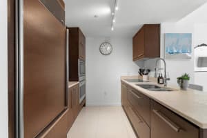 485 Brickell Avenue 1609, Miami, FL 33131 Sold 04/19/24