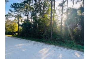 1125 10th Avenue SW, Vero Beach, FL 32962 Sold 11/13/24