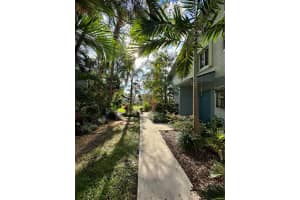 2717 S Oakland Forest Drive 103, Oakland Park, FL 33309 Sold 06/05/24