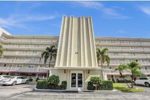 36 Yacht Club Drive 301, North Palm Beach, FL 33408 Sold 03/05/24