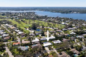 319 Country Club Drive, Tequesta, FL 33469 Sold 04/18/24