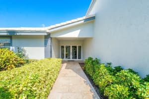 3365 Lakeview Drive, Delray Beach, FL 33445 Sold 07/01/24