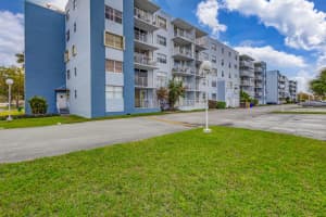 480 Executive Center Drive 1i, West Palm Beach, FL 33401 Sold 07/15/24