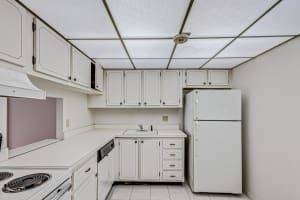 480 Executive Center Drive 1i, West Palm Beach, FL 33401 Sold 07/15/24