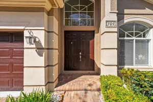 709 Gazetta Way, West Palm Beach, FL 33413 Sold 04/15/24