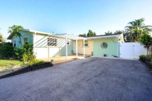 5646 Middlecoff Drive Drive, West Palm Beach, FL 33413 Sold 03/29/24