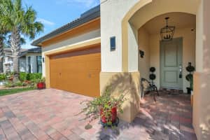 8347 Pedigree Circle, Lake Worth, FL 33467 Sold 04/22/24