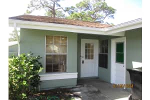 1720 Se Linpark Court, Port Saint Lucie
