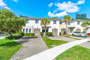 1120 Pioneer Way, Royal Palm Beach, FL 33411 Sold 03/12/24
