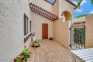 270 Captains Walk 3030, Delray Beach, FL 33483 Sold 04/05/24