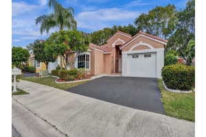 520 Somerset Way, Weston, FL 33326 Sold 05/01/24