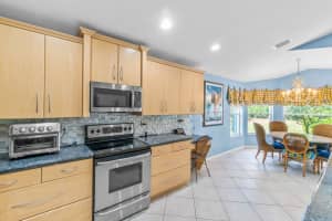 8279 Playa Del Sur Boulevard, Lake Worth, FL 33467 Sold 09/16/24