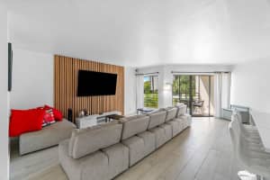 5901 Camino Del Sol 206, Boca Raton, FL 33433 Sold 04/08/24