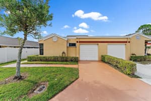 4581 Grand Cypress Rd APT 27, West Palm Beach, FL 33417, Sold 04/30/24