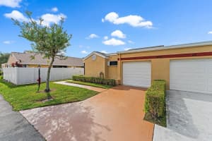 4581 Grand Cypress Rd APT 27, West Palm Beach, FL 33417, Sold 04/30/24