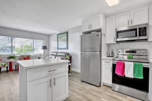 3280 Cynthia Lane 109, Lake Worth Beach, FL 33461 Sold 05/08/24