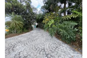 7512 W Lake Drive West Palm Beach, FL 33406 - Off Market