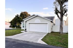 48 Bentwater Circle, Boynton Beach, FL 33426 Sold 05/10/24
