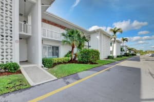 4501 S Ocean Boulevard D2, South Palm Beach, FL 33480 Sold 04/02/24